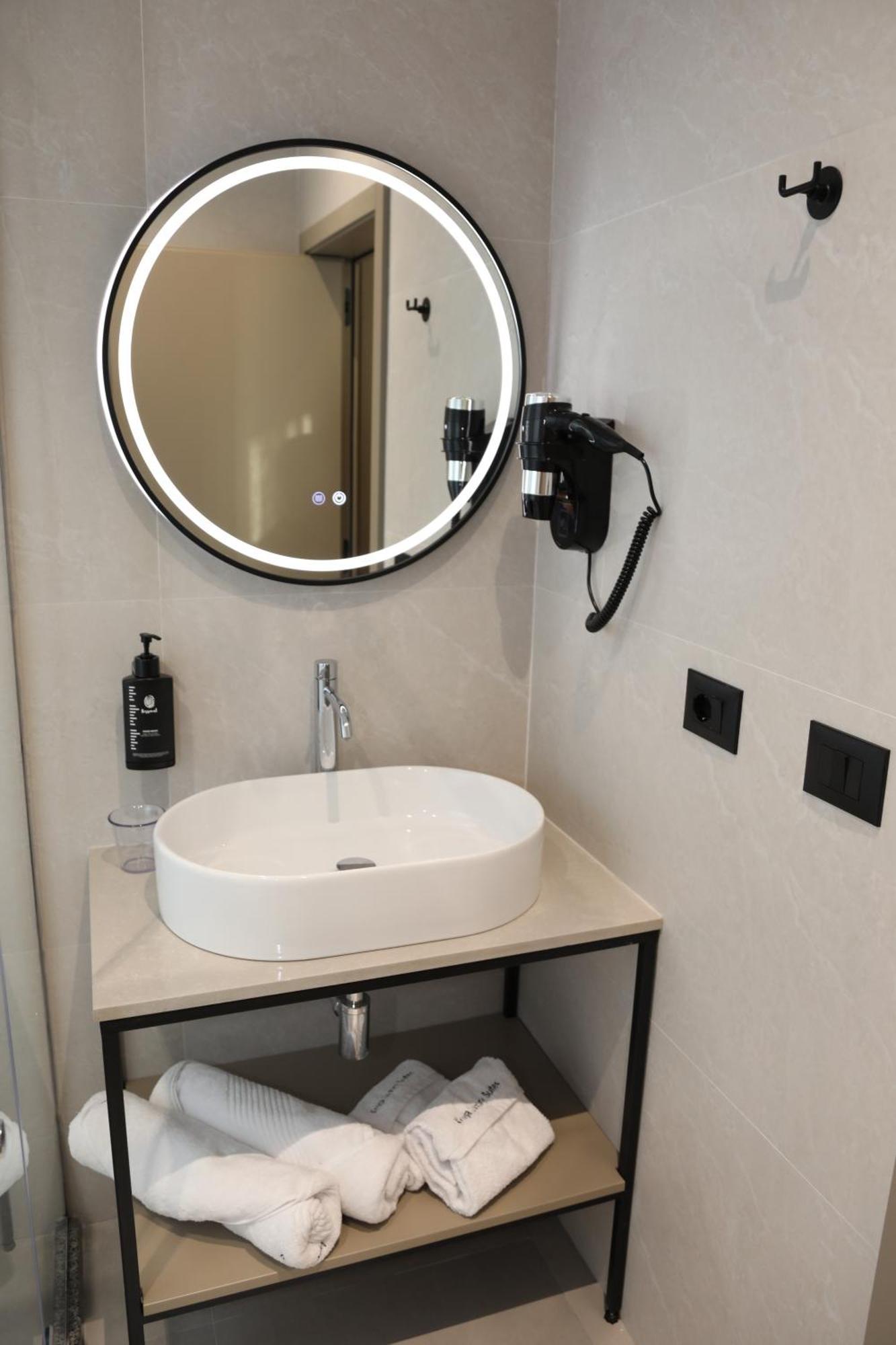 Kruja Luxury Suites Værelse billede